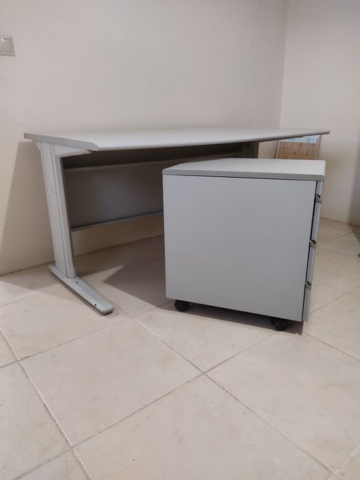 Secretaria 140 x 80 cm da marca Cortal-Seldex
