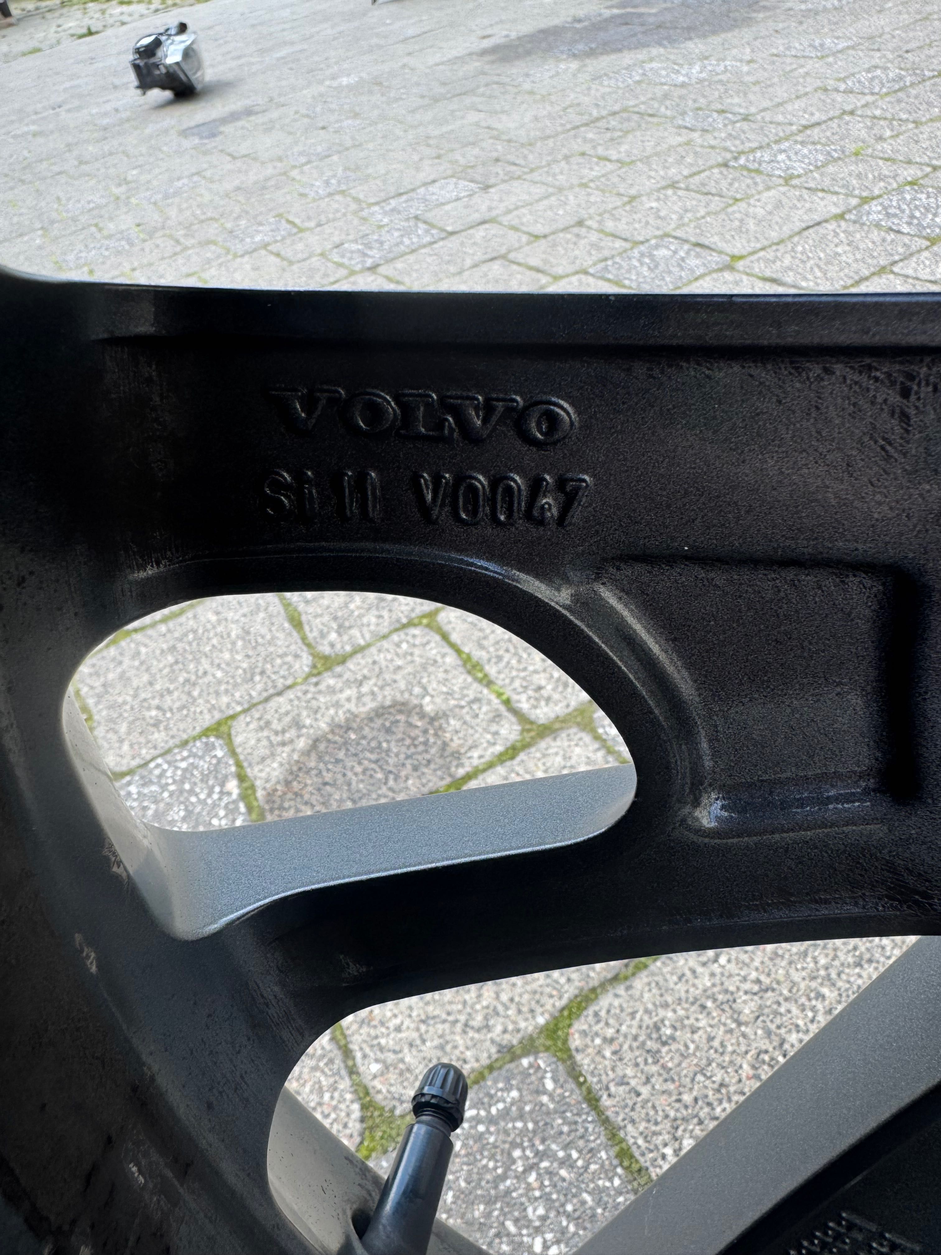 VOLVO SI 11R VO 047 ALUFELGI R18 oryginalne z oponami !