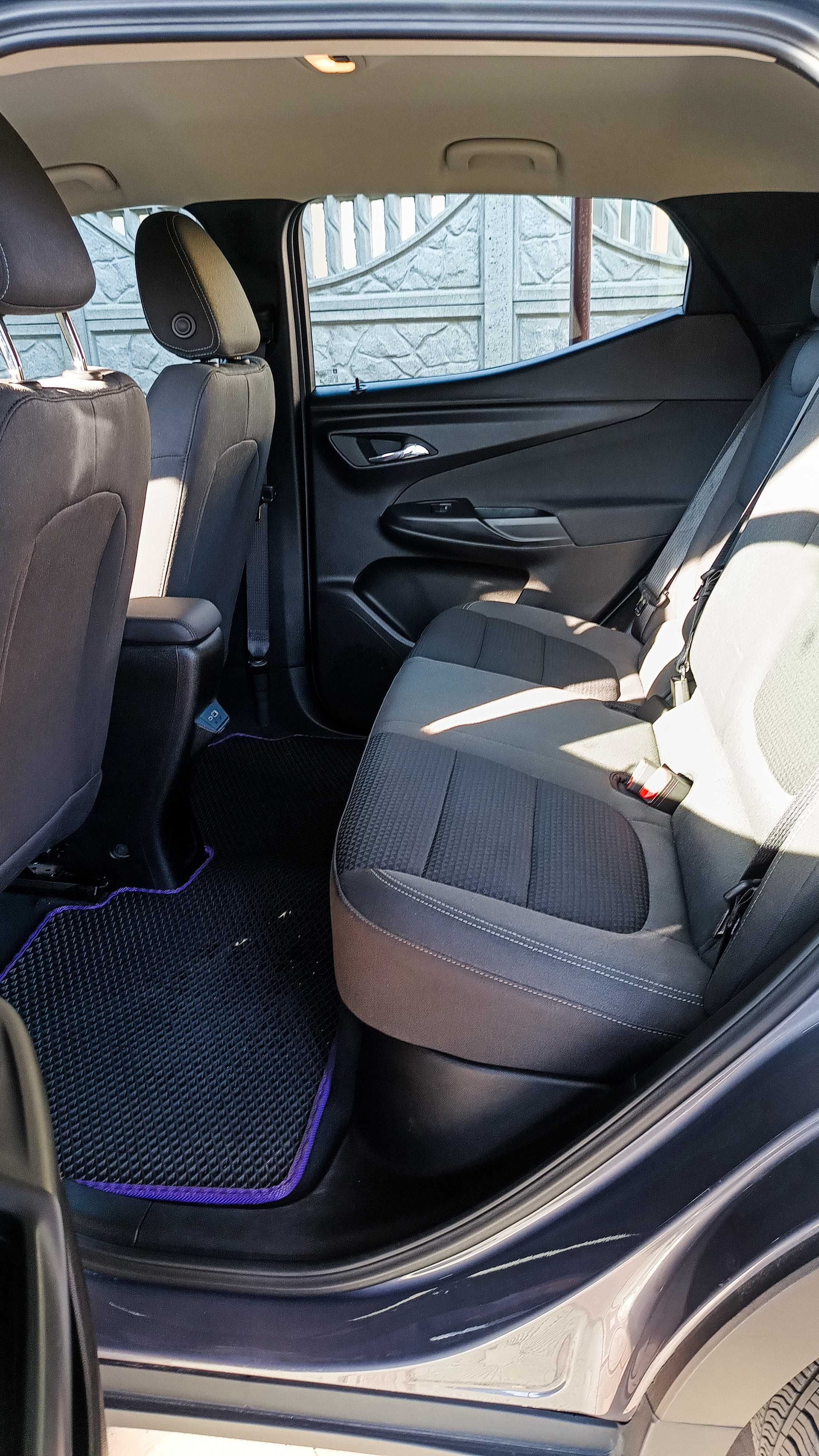 Chevrolet Bolt EUV 2023р новий сімейний хачбек універсал кросовер