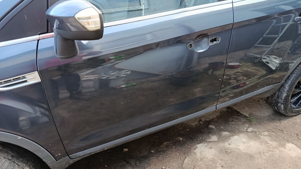 Drzwi lewy przód Ford Kuga MK1 2008 rok kod lakieru h8