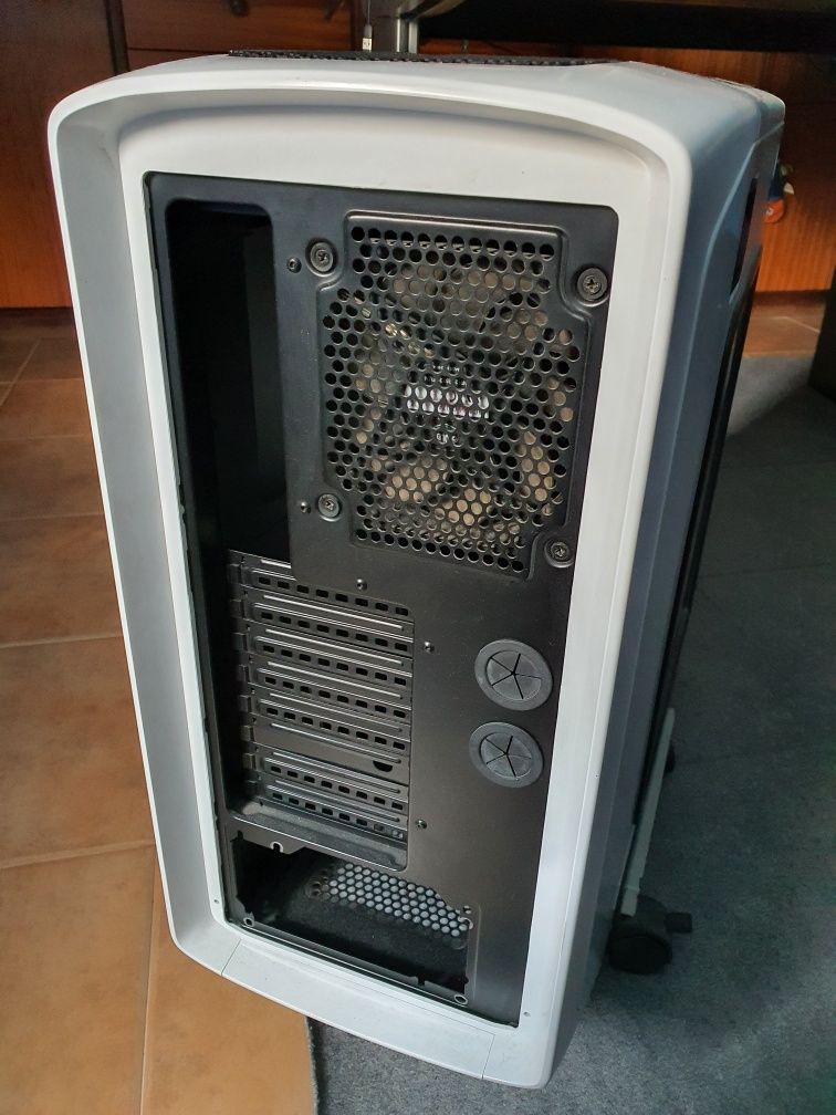 Caixa Corsair Graphite 600T white edition