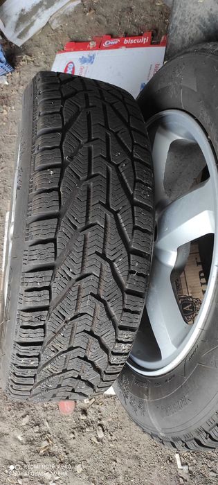 Шини б/в 215/60 R17 96H
