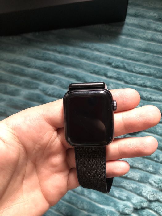 Apple watch 4 nike