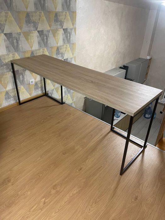 Продав офисный стол