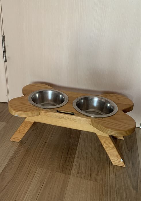 Деревʼяна підставка під 2 миски для котів, собак