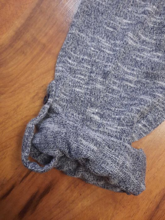 Cienka bluza z kapturem bluzka sweterek Colloseum L