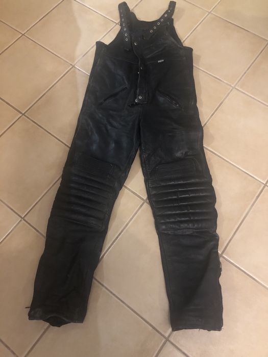 Jardineira da marca altis em puro cabedal motard impecaveis.