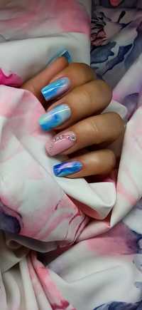 Manicure hybrydowy