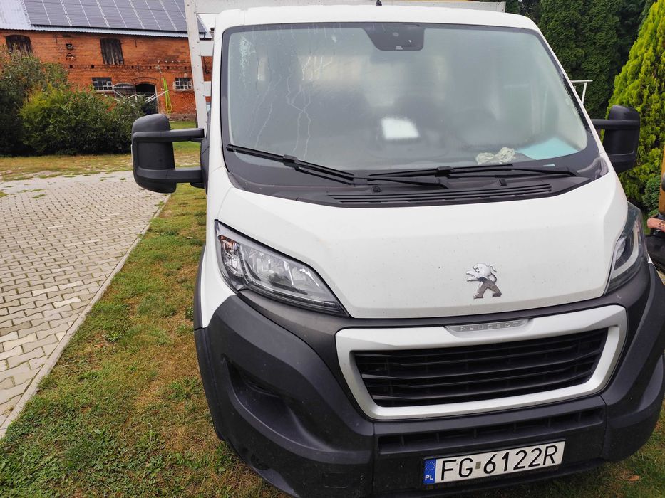 Wynajem busa długa paka skrzynia 5 metrów tani transport