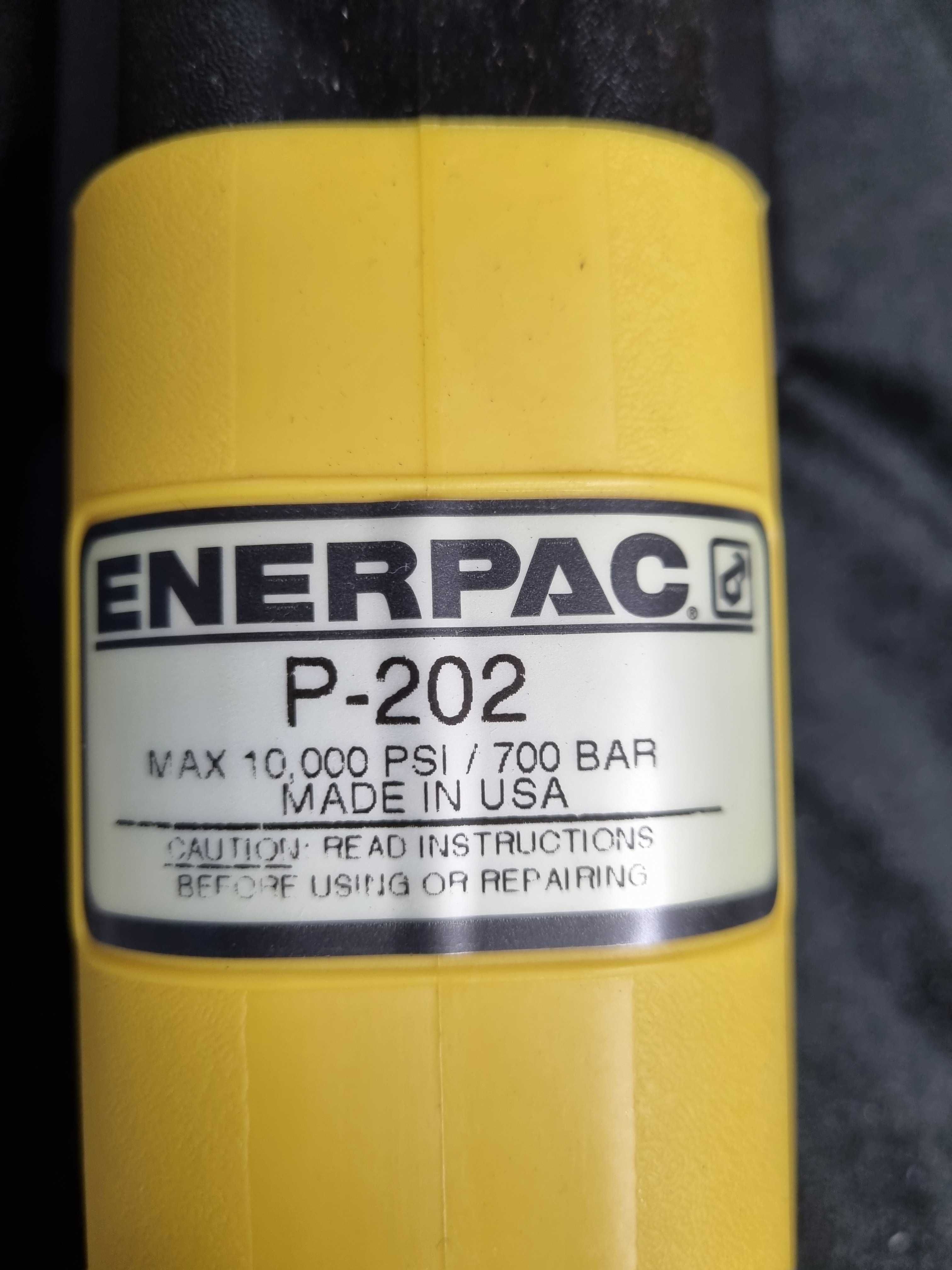 Pompa ENERPAC P-202 MAX 10,000 PSI/700 BAR MADE IN USA