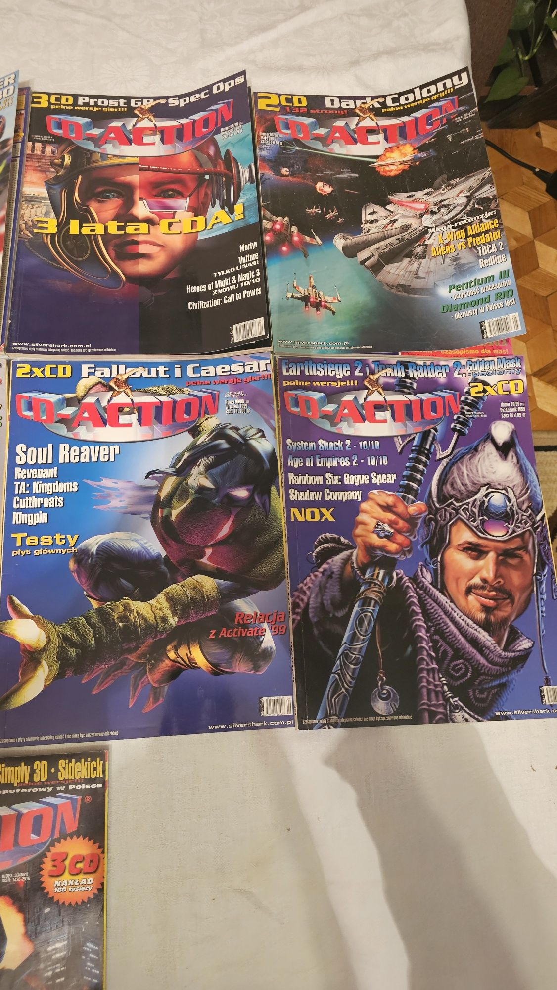 Sprzedam cały rocznik Cd-action z 1999 roku . 12 numerów .