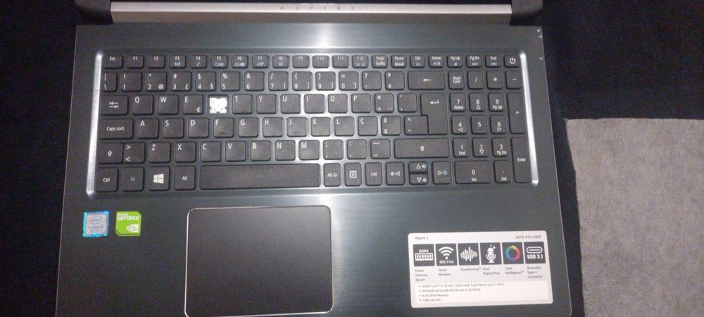 Portátil Acer Aspire 5