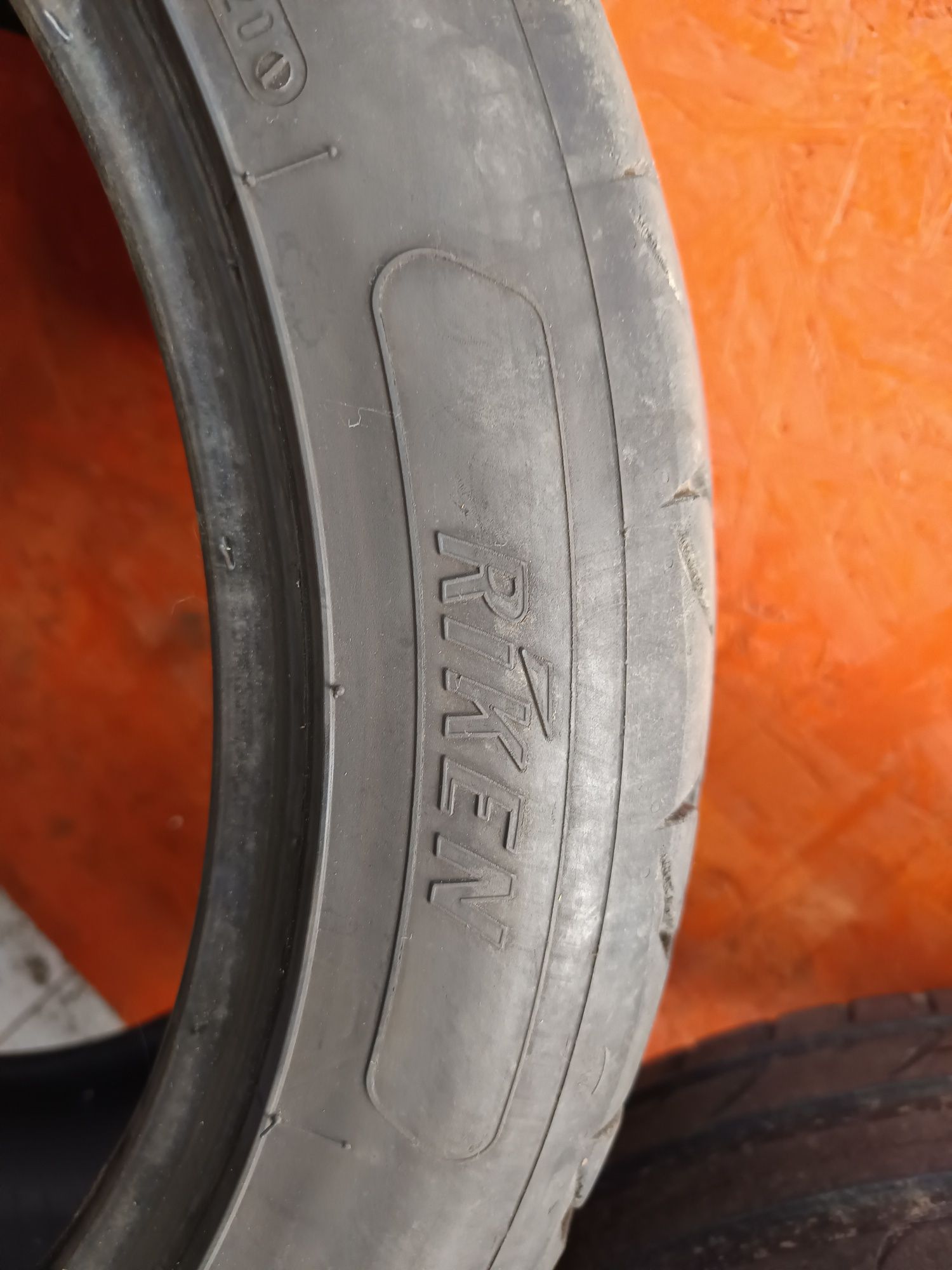 Opony letnie 235/45 r18 98y