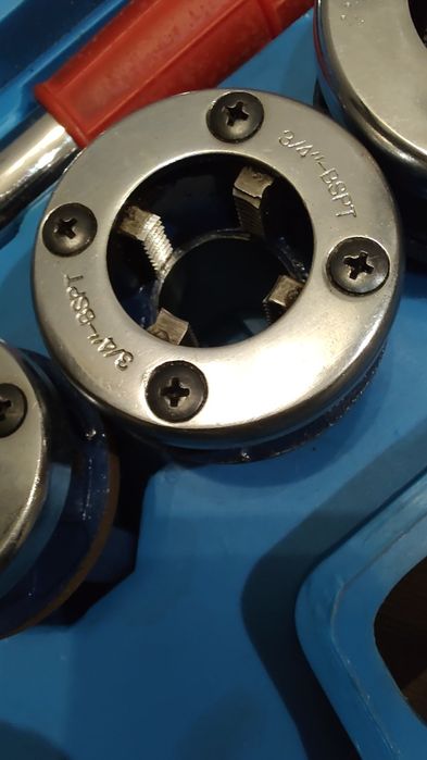 Nowy zestaw NARZYNEK GWINTOWNIKÓW w walizce