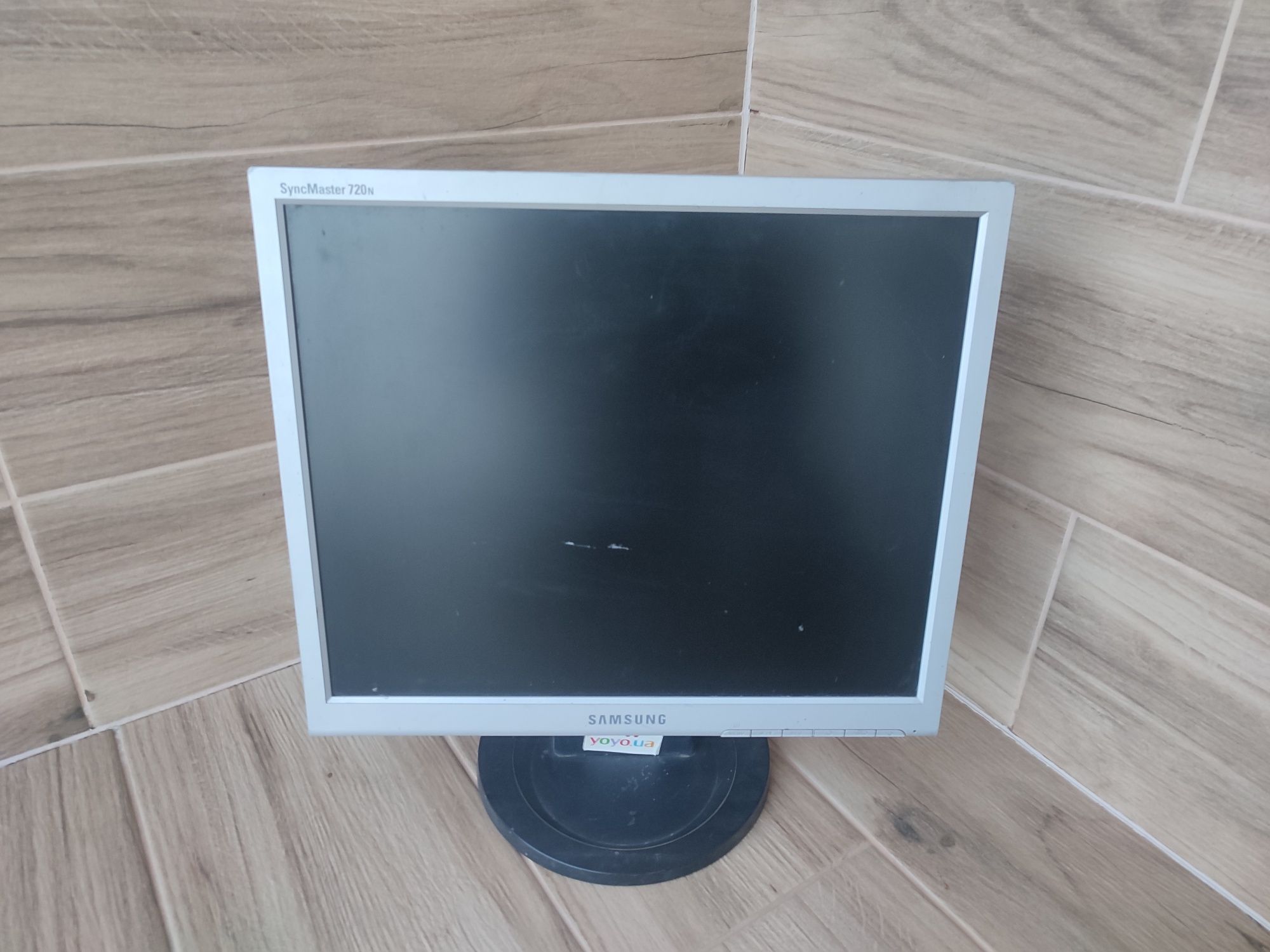 Монитор Samsung 720N