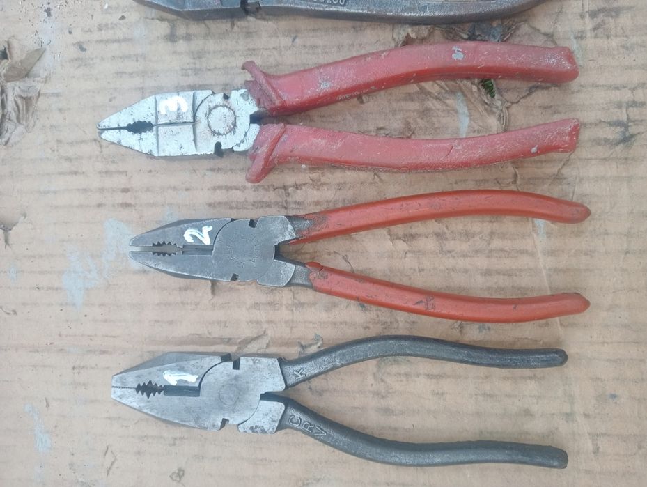 Zestaw starych kolekcjonerskich kombinerek