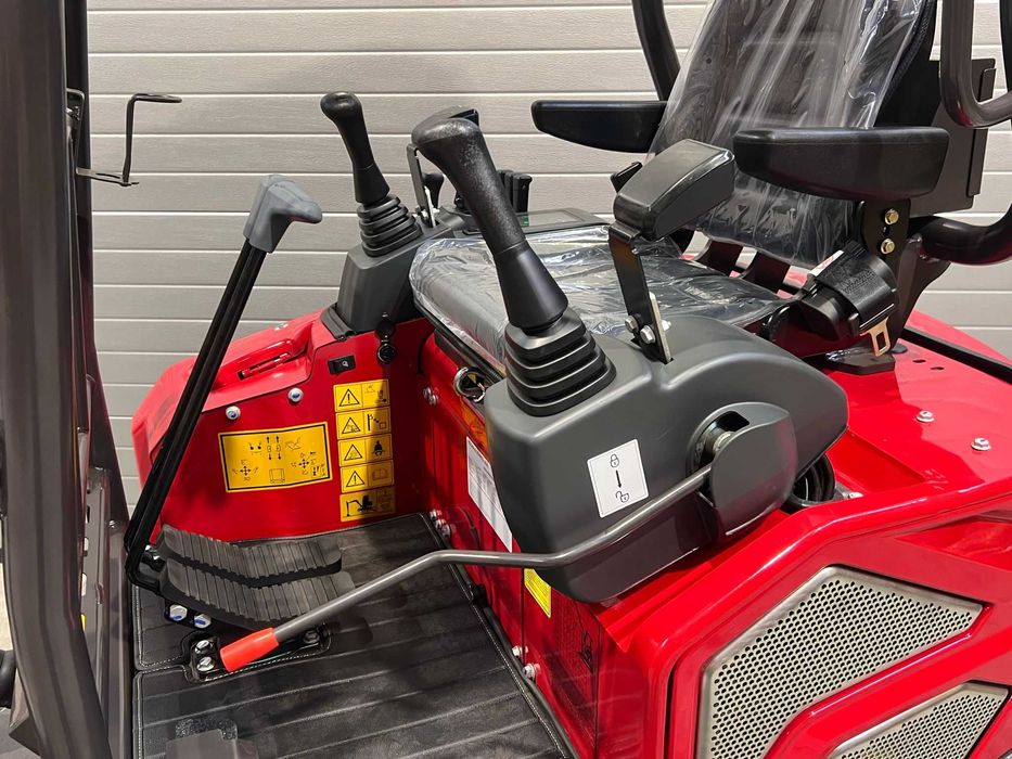 Mini Giratoria Rhinoceros XN25 motor Kubota