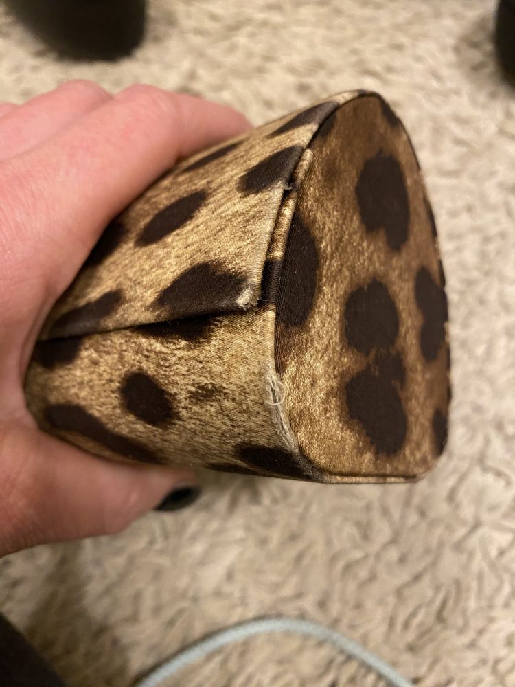 Etui futerał okulary przeciwsłoneczne panterka cętki Dolce&Gabbana