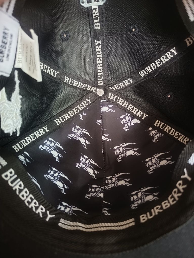 Czapka Burberry nowa