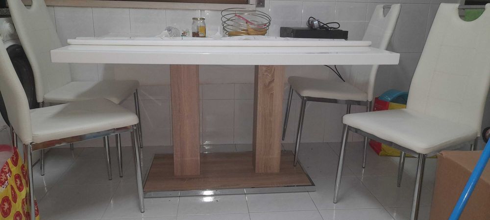Mesa de jantar para sala