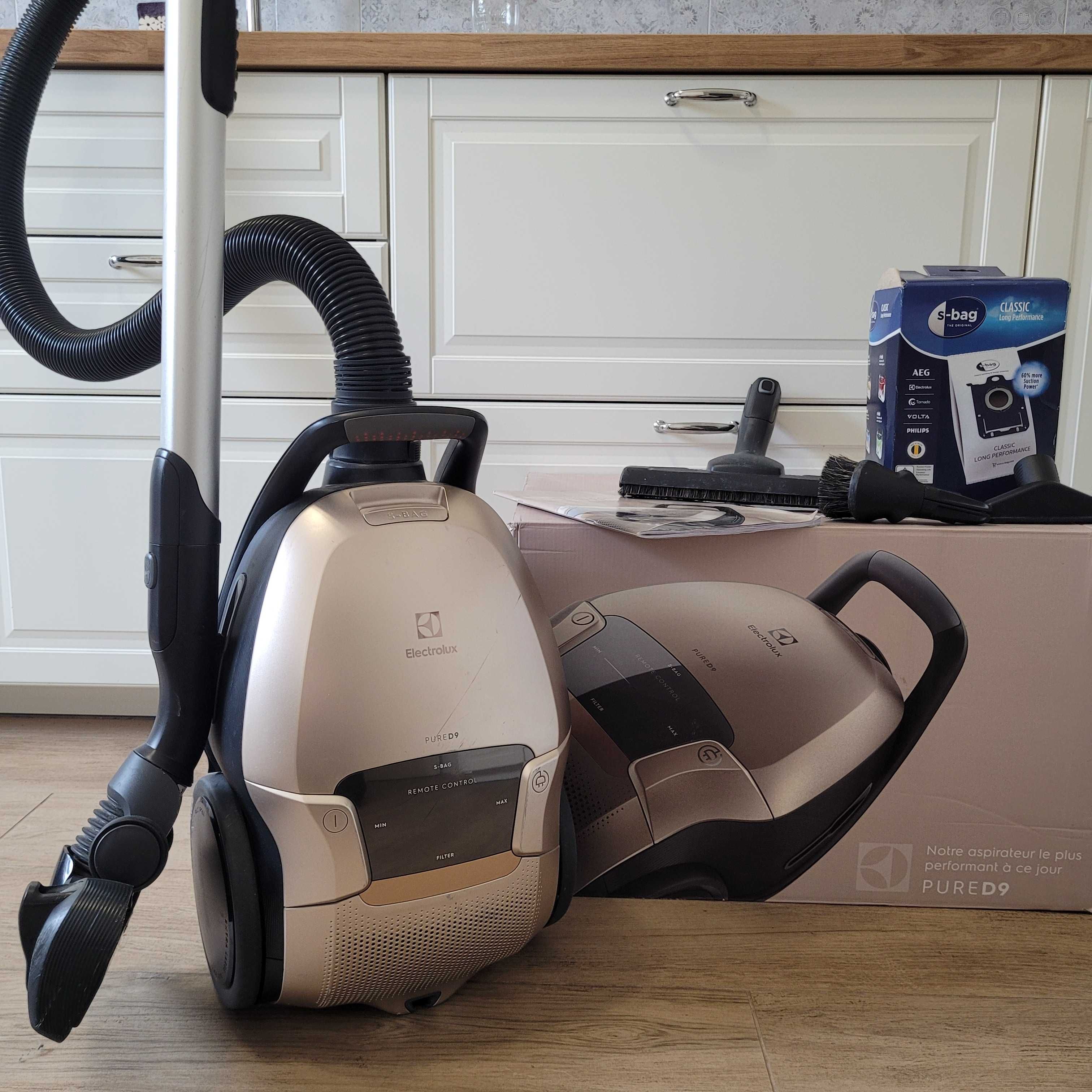 Odkurzacz ELECTROLUX PureD9 z kompletem szczotek + 10 szt. worków nowe