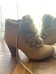 sapatos altos com pelo