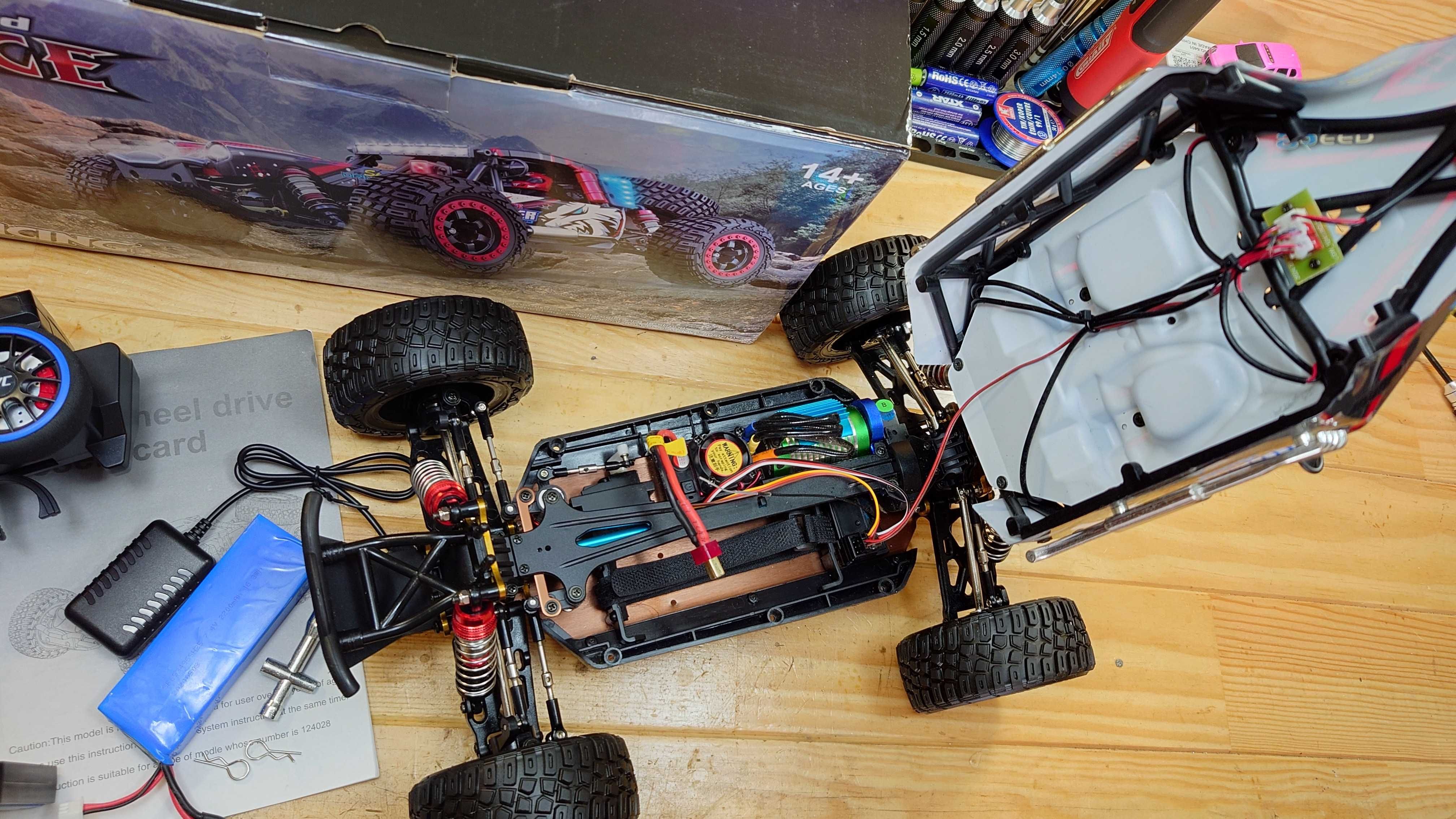WLToys 124028 carro RC