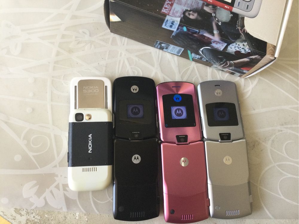Моторола Razr v3;v3i и Nokia 5300.