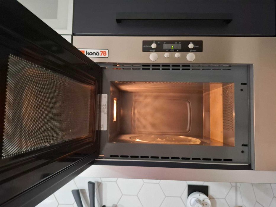 Kuchenka mikrofalowa Whirlpool AMW 410/IX