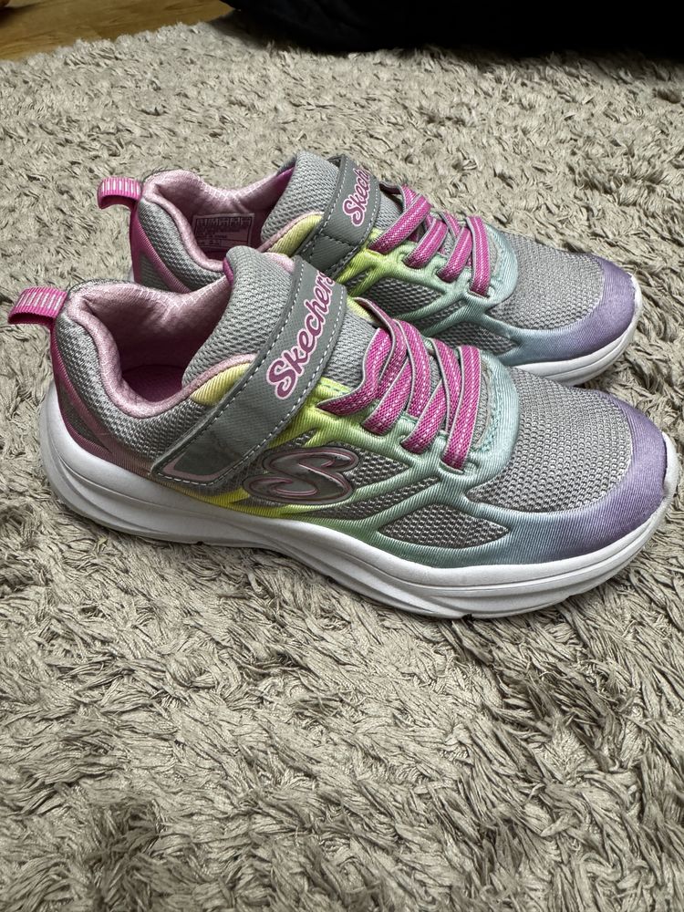 Поодам бу кроссовки skechers 20,5 cm