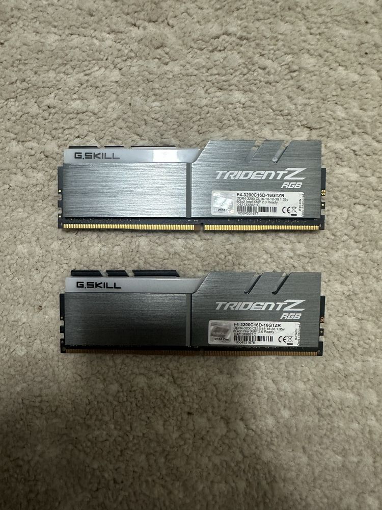 Memória RAM G-SKILL Trident Z RGB 16GB (2x8GB) DDR4-3200MHz CL16