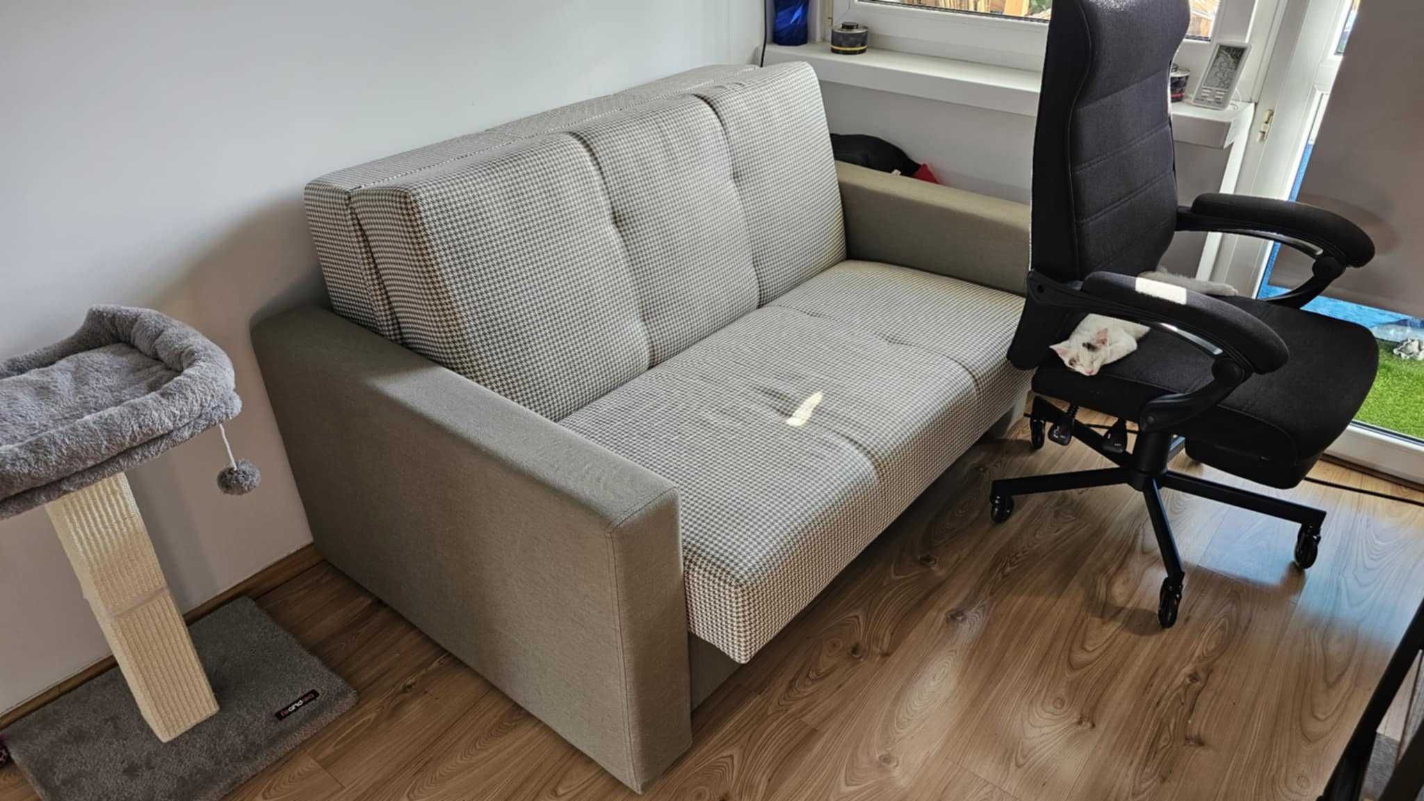 Łóżko rozkładane typu amerykanka zadbane leżanka