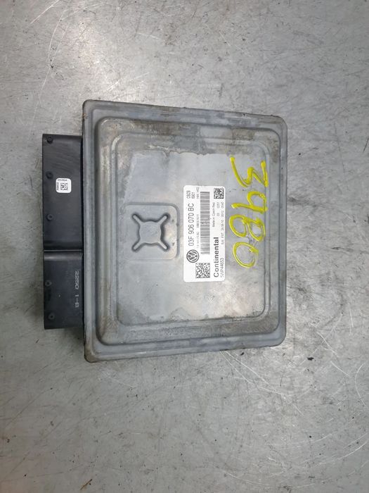 Centralina motor / ECU VOLKSWAGEN Golf VI (5K1)