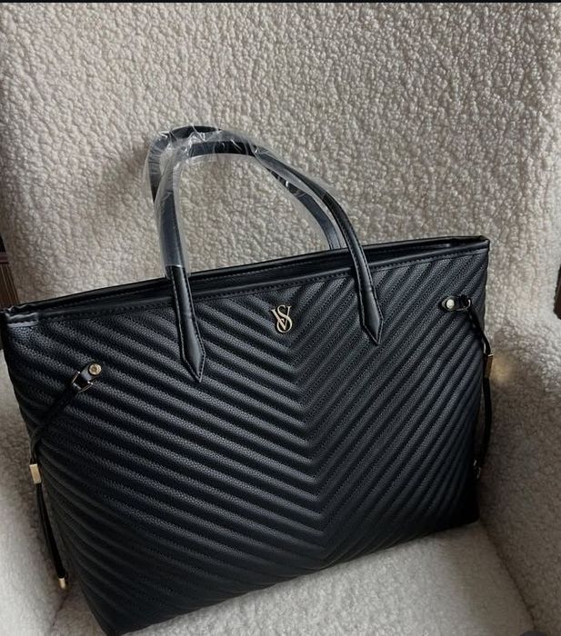 Жіноча сумочка чорна