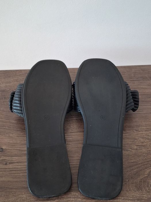 Шльопанці чорного кольору, 41р,