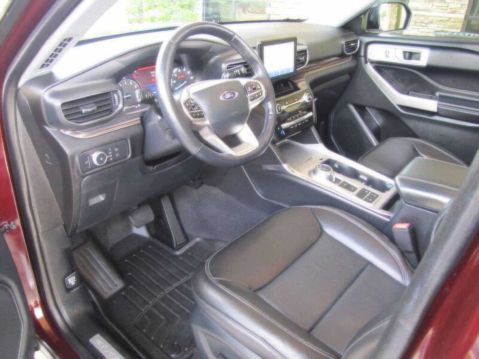 Ford Explorer      2022