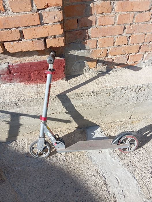 Продам самокат фірми roces