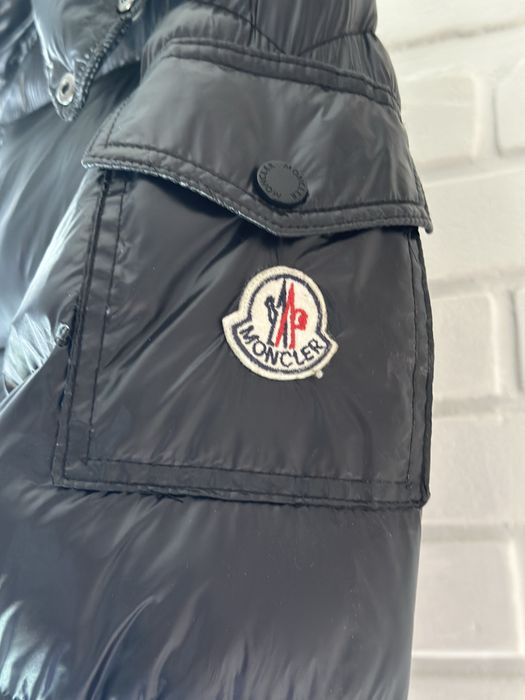 Чорна чоловіча куртка. Пуховик від Moncler