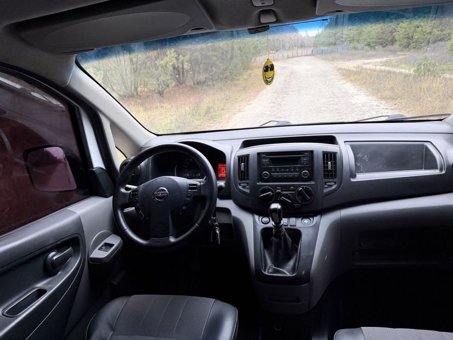 Продам Nissan NV 200
