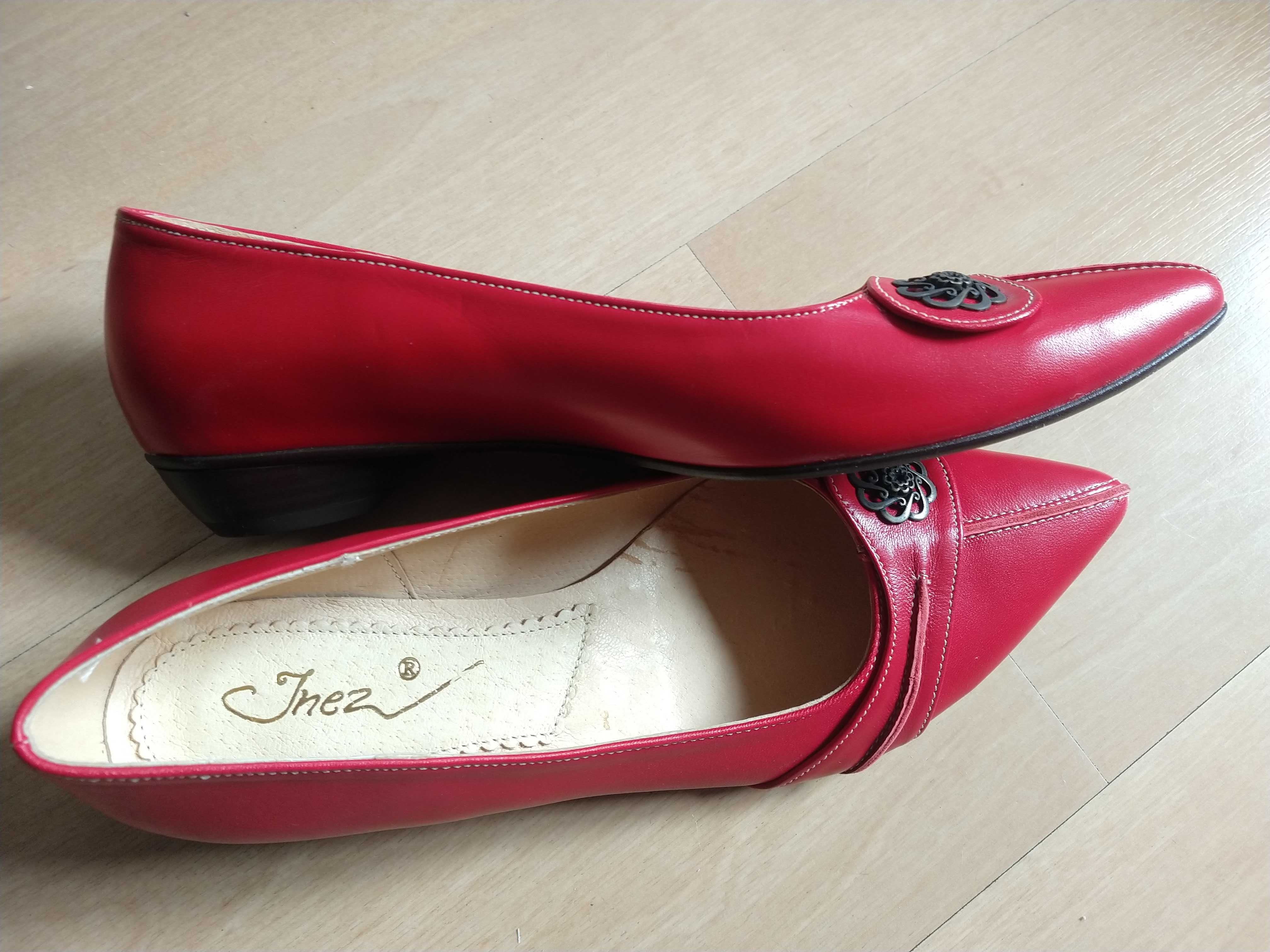 Buty czółnko skóra czerone 38 firmy Inez z likwidacji sklepu