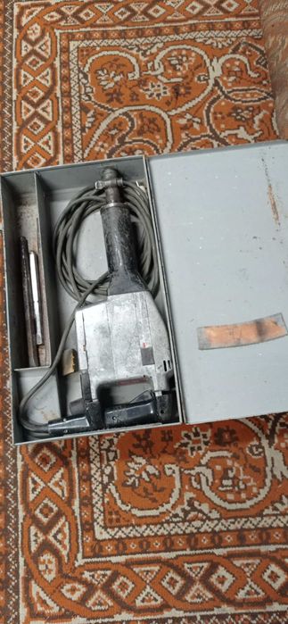 Młot elektryczny do kucia ,,CELMA" w walizce