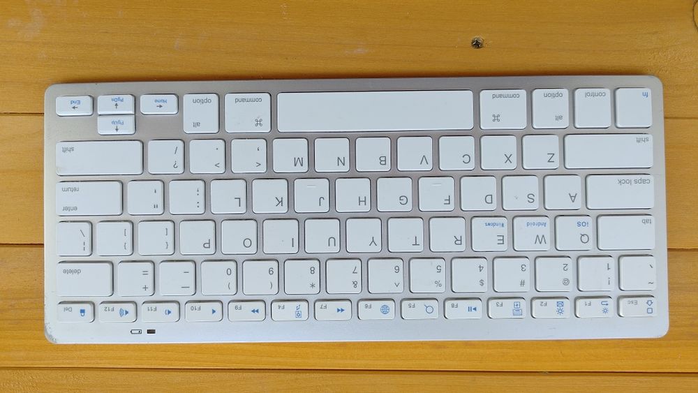 Teclado Bluetooth compacto estilo Apple - iOS/Android/Windows