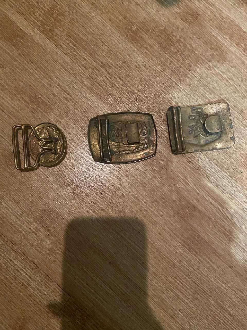 латунні кільця, пряжки для ременя,брошка,монета СССР