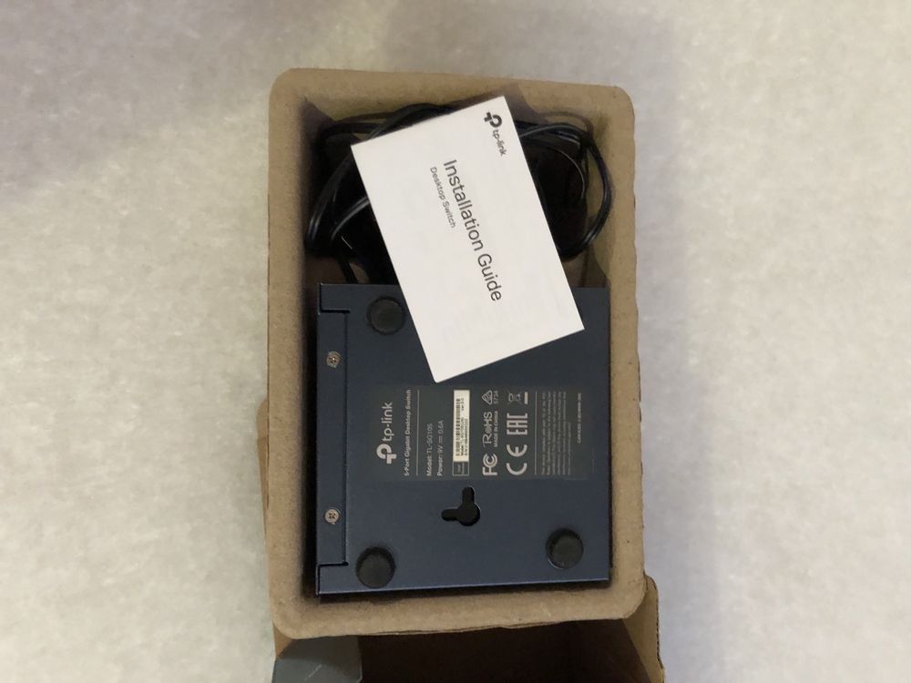 Desktop/wall-mount 8 entradas