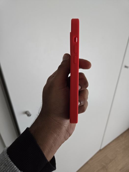 4 Capas iphone 15 (pouco uso)