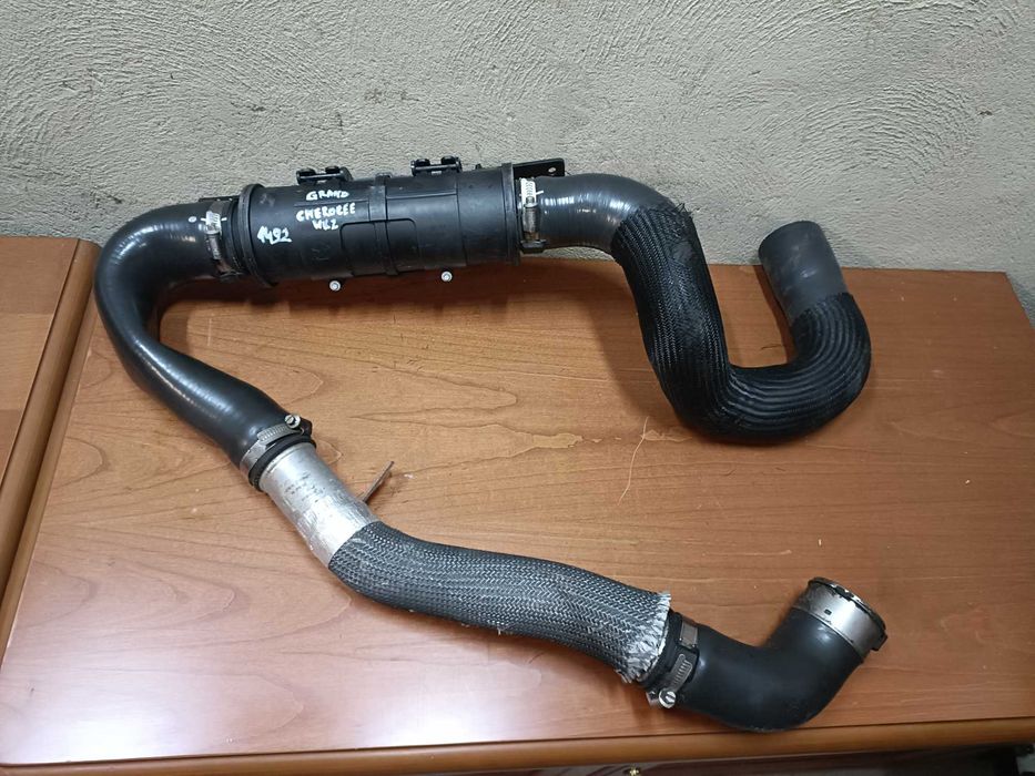 Jeep Grand Cherokee WK2 Przewód Rezonator intercoolera 3.0