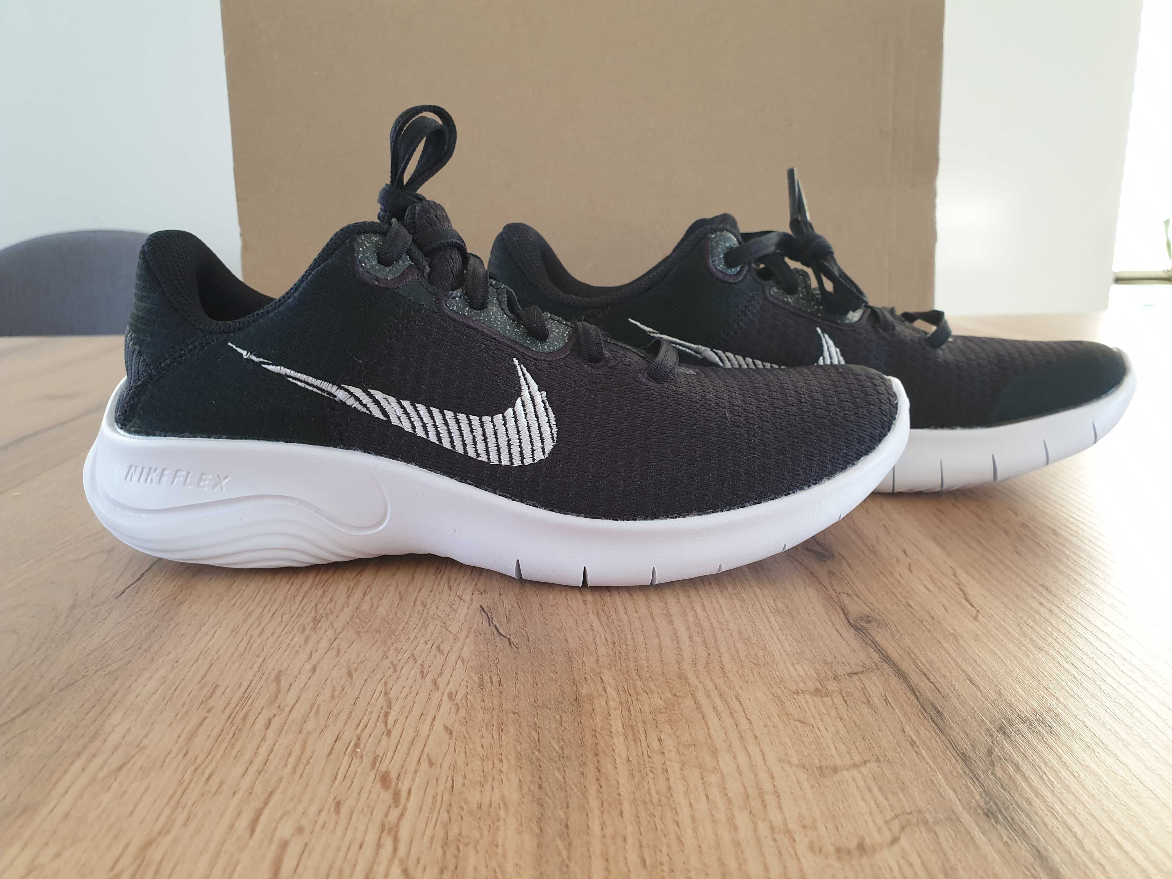 Buty treningowe, do biegania, Nike Flex Experience RN 11, rozmiar 37,5