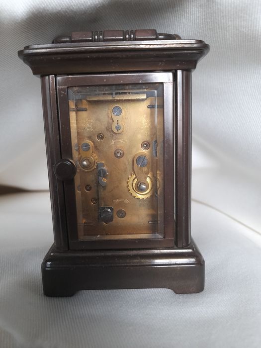 Relógio antigo como novo a trabalhar