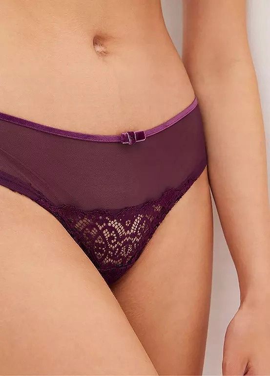 B.P.C stringi brazylijskie ciemny fiolet z aksamitnym paskiem 40/42.