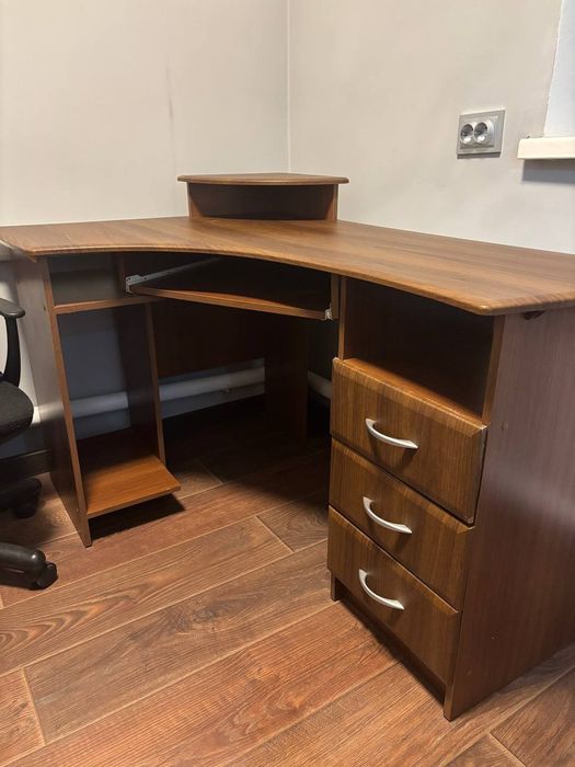 Стол компьютерный угловой